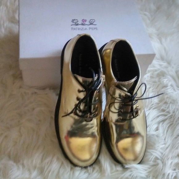 Patrizia Pepe Oxford Girls Gold Leather Derby Shoe - Picture 6 of 10